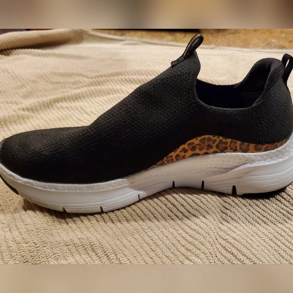 Skechers, Arch Fit  Slip-On Sneakers - Picture 8 of 9